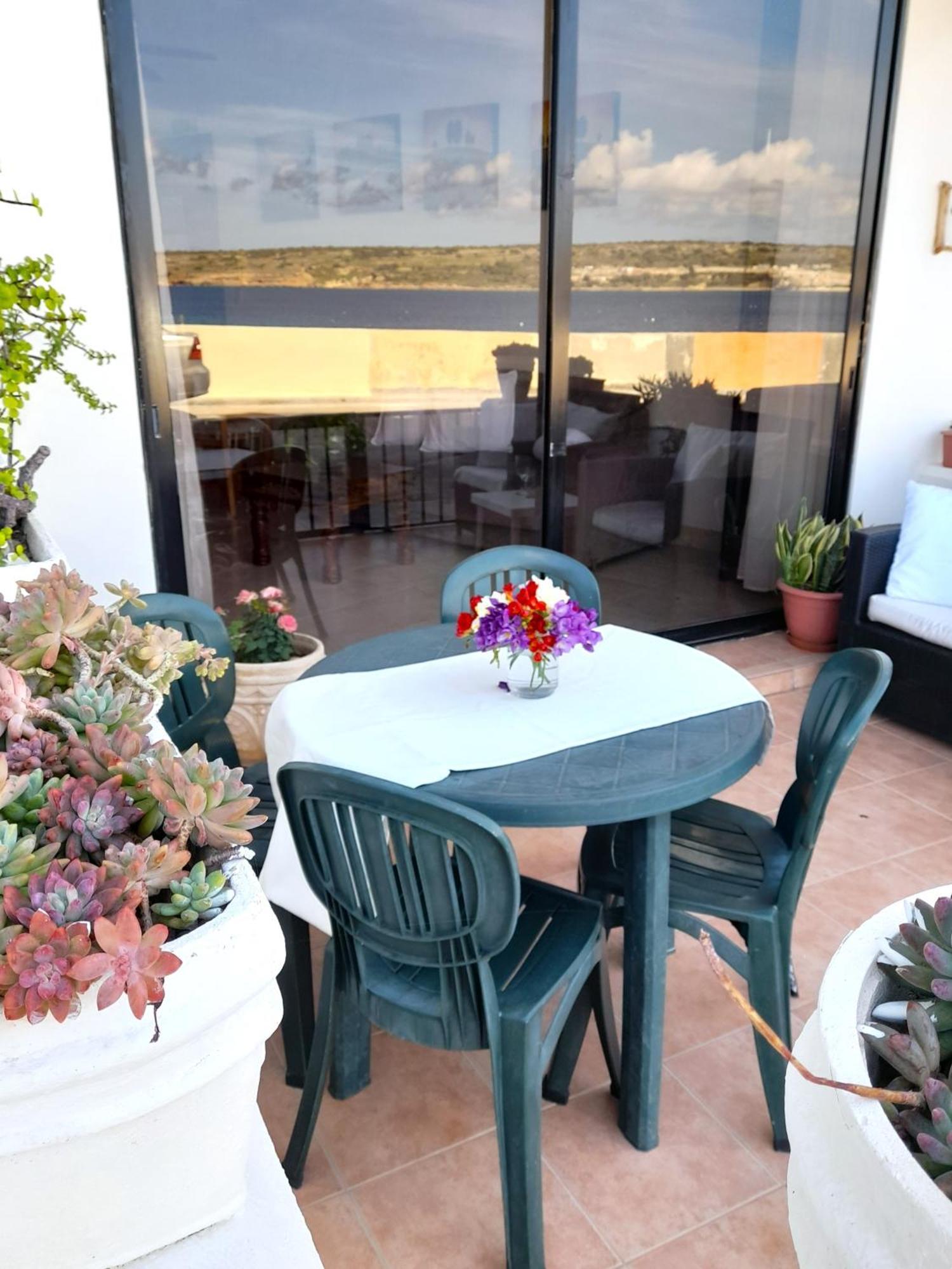 Seafront Maisonette Ocean Views & Terrace Mellieha Exterior foto